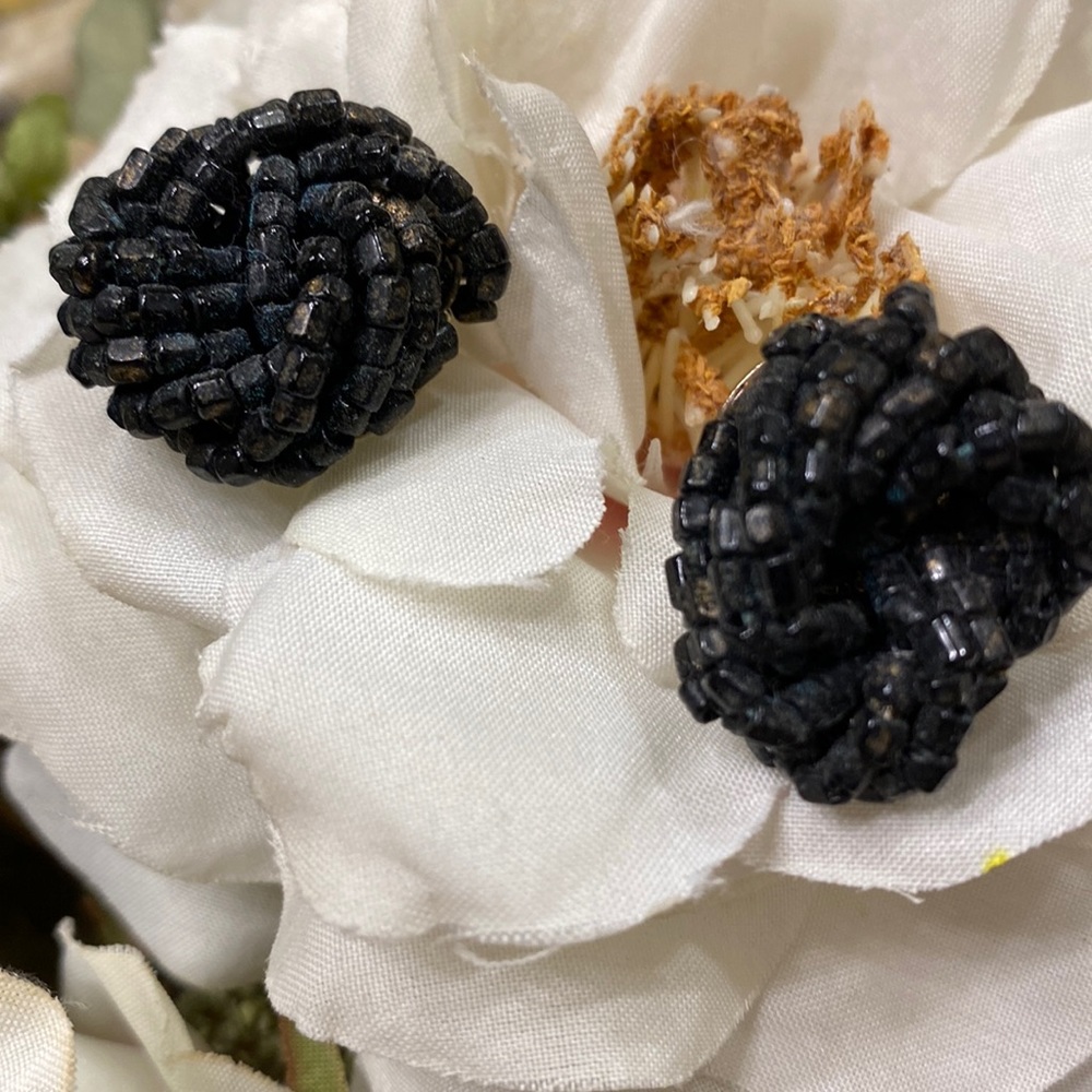 Vintage Made in Western Germany black w/glints of rust bead clip earrings 3/4”